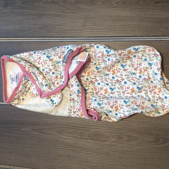 🦎 3 for 12 SwaddleMe Velcro/Zipper Swaddle - Picture 2 of 4